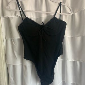 NWOT RIBBED UNDERWIRE ONE PIECE SWIM SUIT